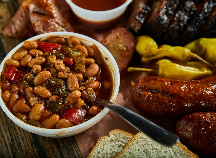 Haricots blancs cuisinés à la texane - Style barbecue texan